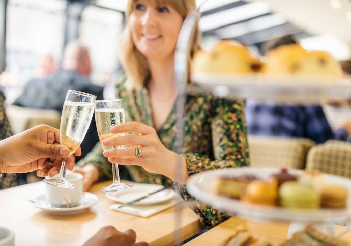 San Valentino in crociera a Londra con te pomeridiano e champagne