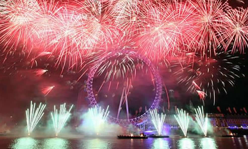 Crociera di Capodanno sul Tamigi con fuochi d'artificio