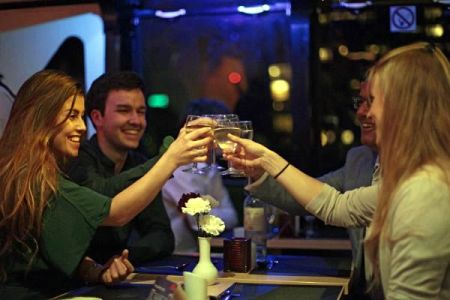 City Cruises Dinner Plus: Capodanno di Lusso con Cena di Gala