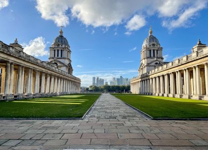 Vista del cortile e degli edifici storici dell’Old Royal Naval College.