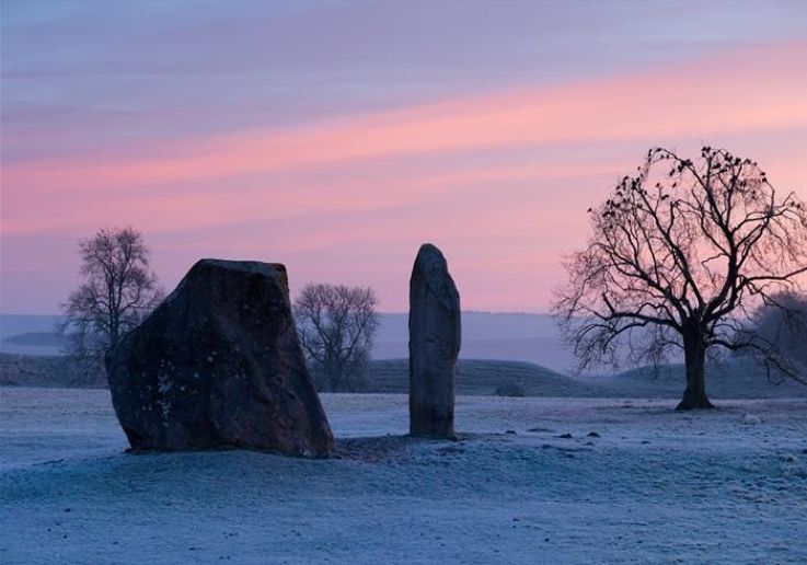Le pietre del cerchio di Avebury all’alba d’inverno