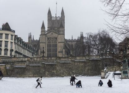 Vista invernale dell’Abbazia di Bath dal centro storico della città.