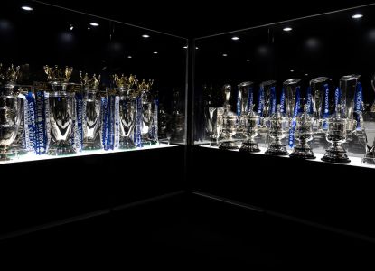 Esposizione di coppe e trofei dedicata alla storia del Chelsea Football Club.