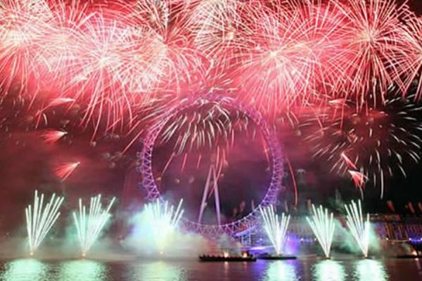 Crociera di Capodanno sul Tamigi con fuochi d'artificio