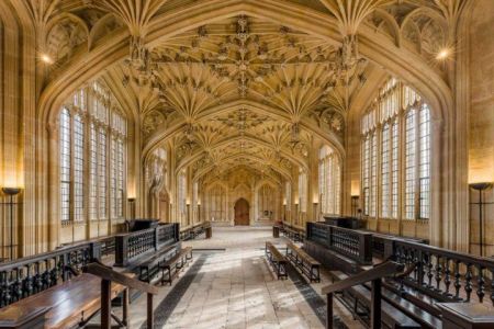 Tour Oxford ingresso alla Divinity School