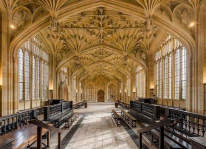 Tour Oxford ingresso alla Divinity School