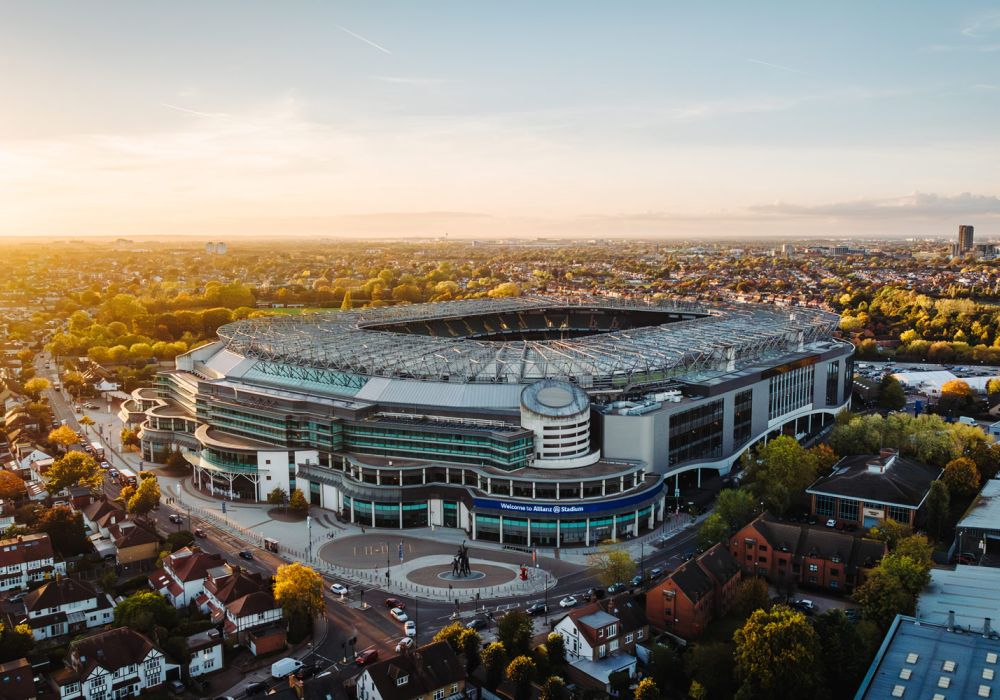Vista panoramica dall’alto dell’Allianz Stadium e dell’area circostante.