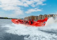 Sfrecciare sul Tamigi fino a 55 km/h con Thames Rockets