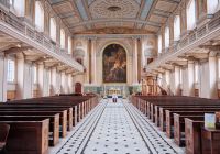 Interno della Cappella di San Pietro e San Paolo a Greenwich.