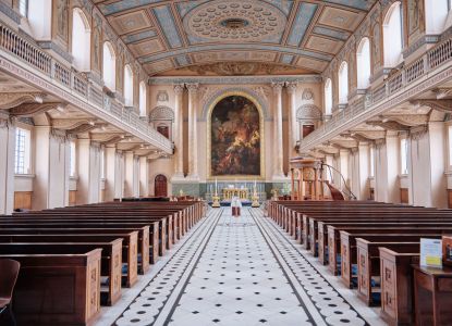 Interno della Cappella di San Pietro e San Paolo a Greenwich.