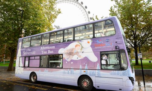 The Snowman™ Afternoon Tea Bus Tour a Londra